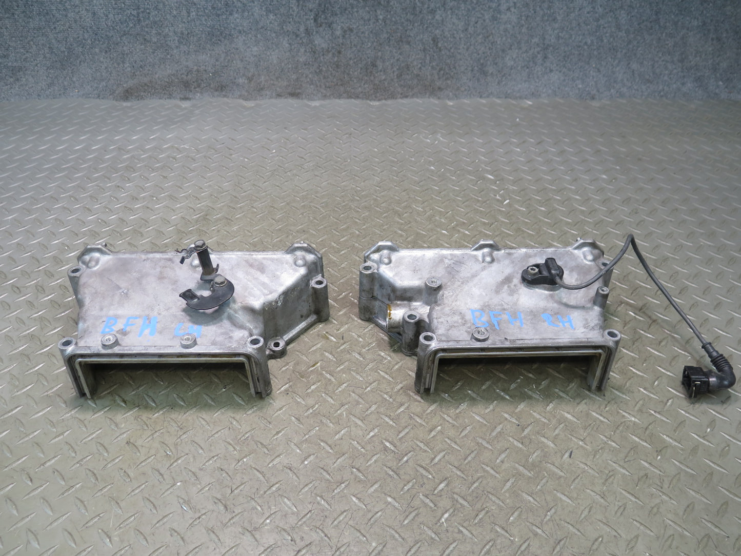 97-98 BMW E39 540i M62 Set of 2 Engine Timing Chain Cover Plate OEM