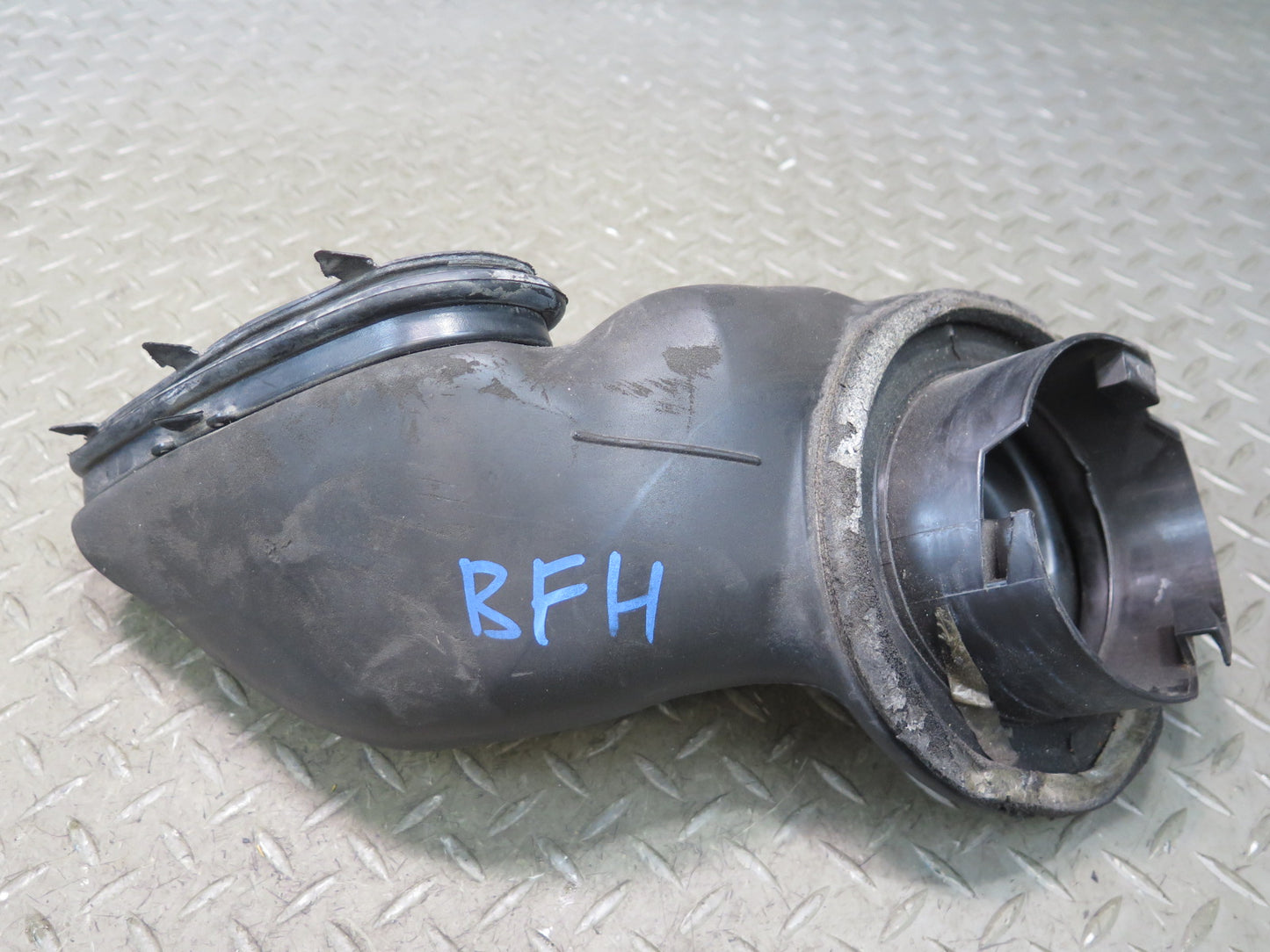 97-03 BMW E39 540i Set of 2 Air Intake Cleaner Microfilter Hose Pipe Line OEM
