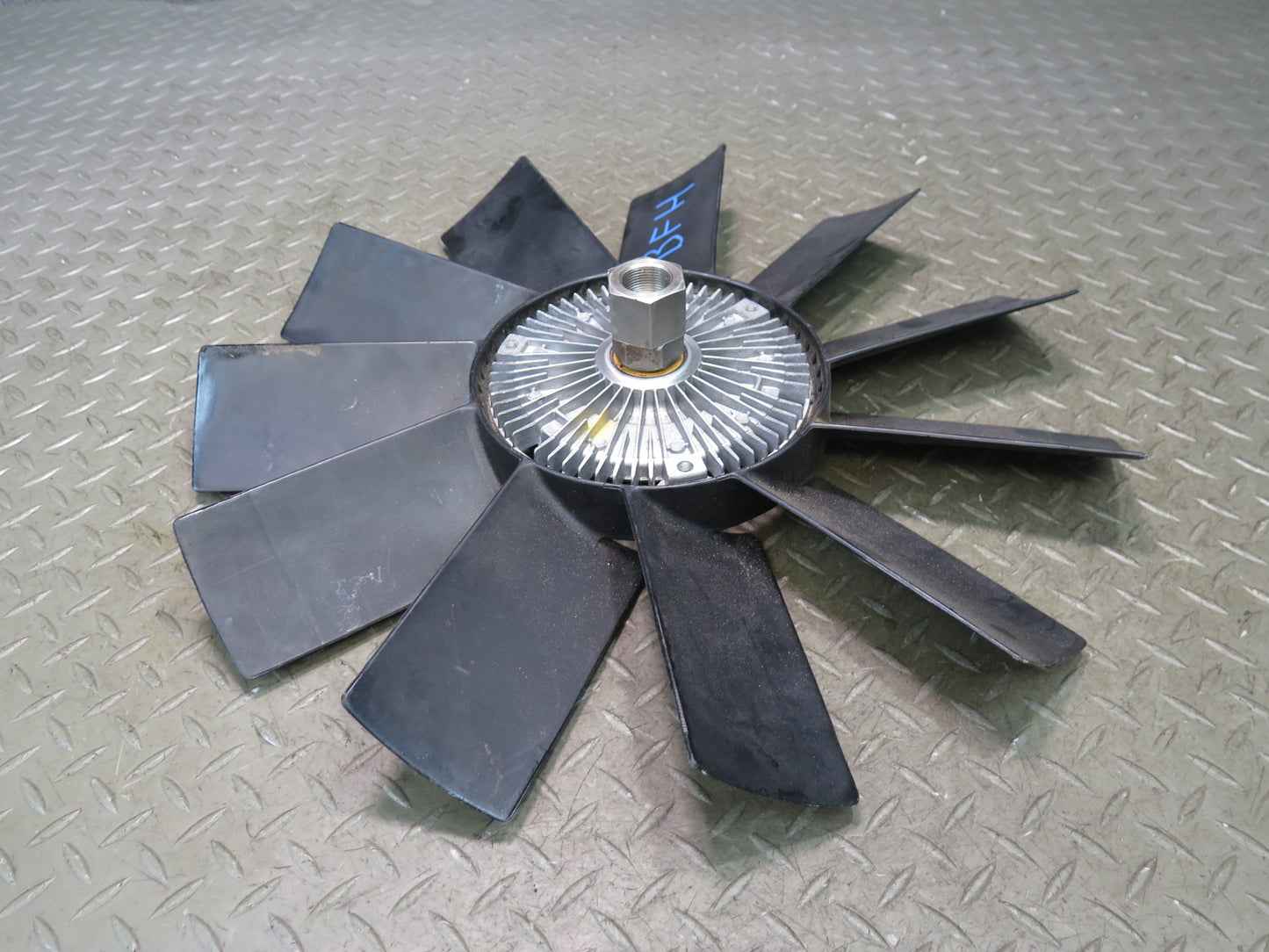 97-03 BMW E39 540i Engine Cooling Fan Motor Clutch w Blade 1712110 OEM