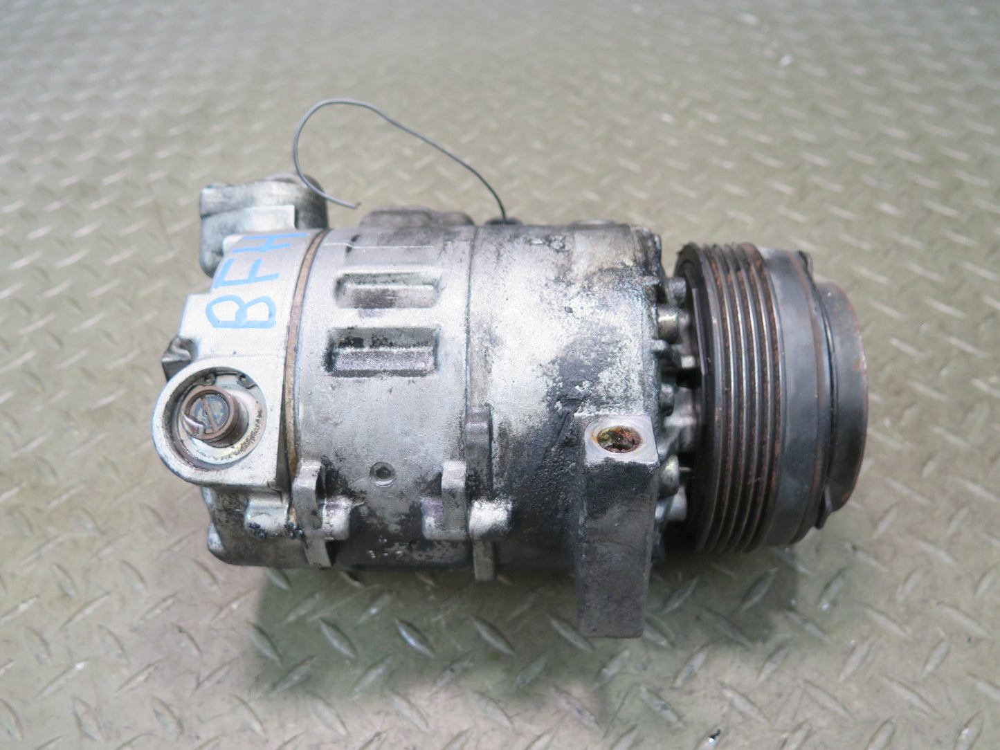 1998 BMW E39 540i A/C Air Condition Compressor