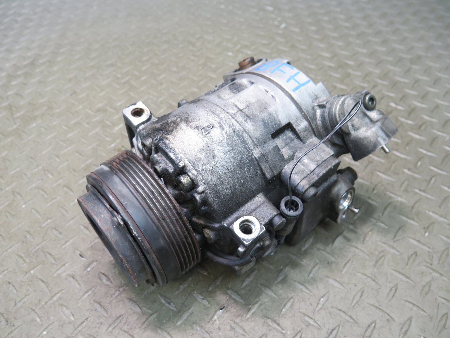 1998 BMW E39 540i A/C Air Condition Compressor