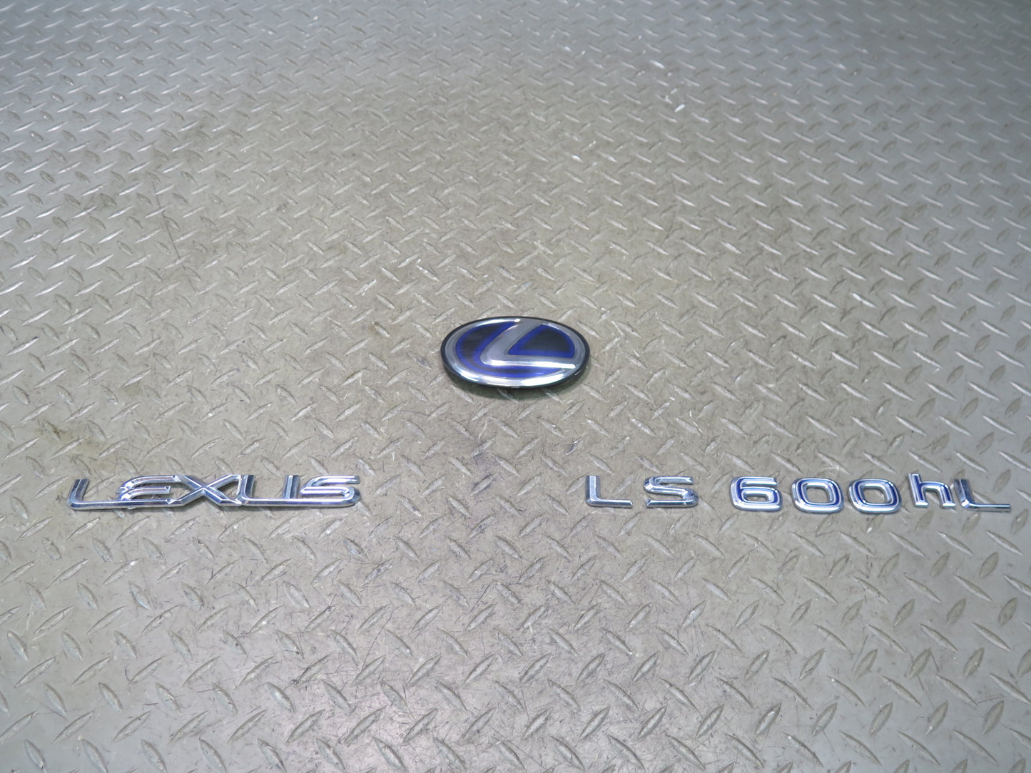 08-12 Lexus UVF46L LS600hL Rear Trunk Lid Emblem Logo Badge Symbol Set OEM