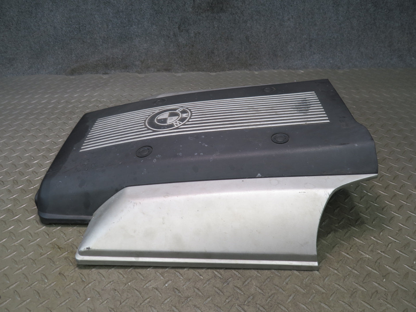 97-03 BMW E39 540i Engine Motor Upper Trim Cover 1435012 OEM