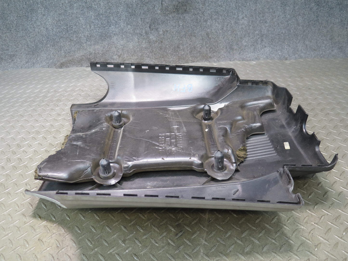 97-03 BMW E39 540i Engine Motor Upper Trim Cover 1435012 OEM
