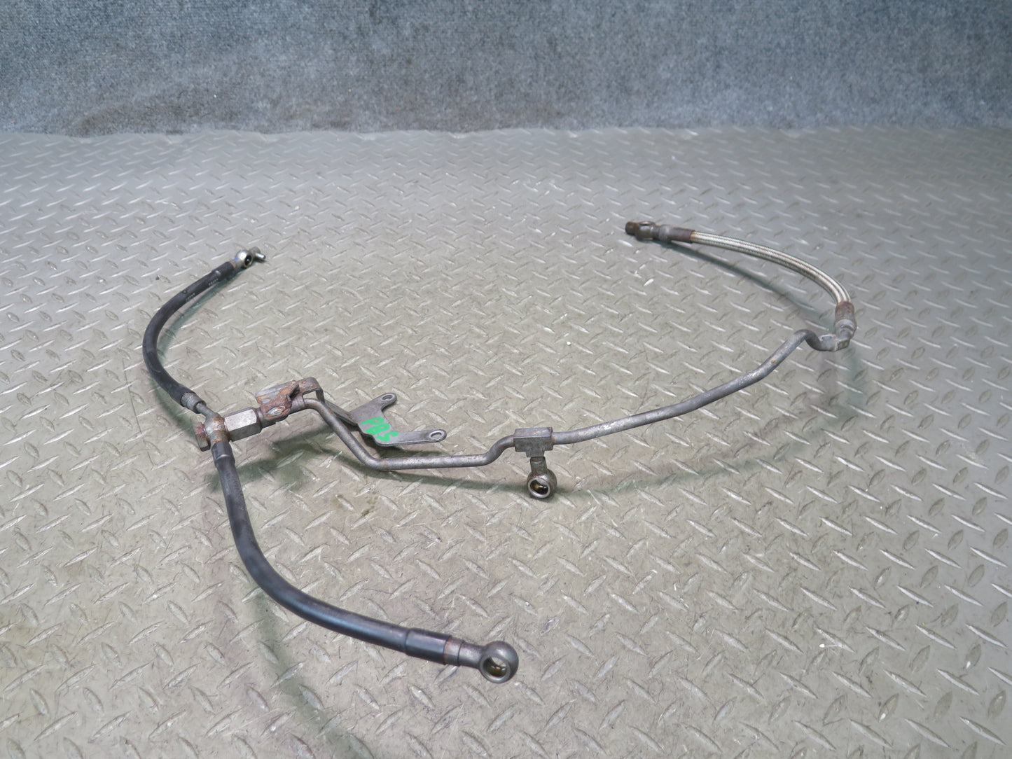 2006-2010 BMW E64 E63 M6 S85 Engine Oil Pump Pressure Vanos Line Pipe Tube