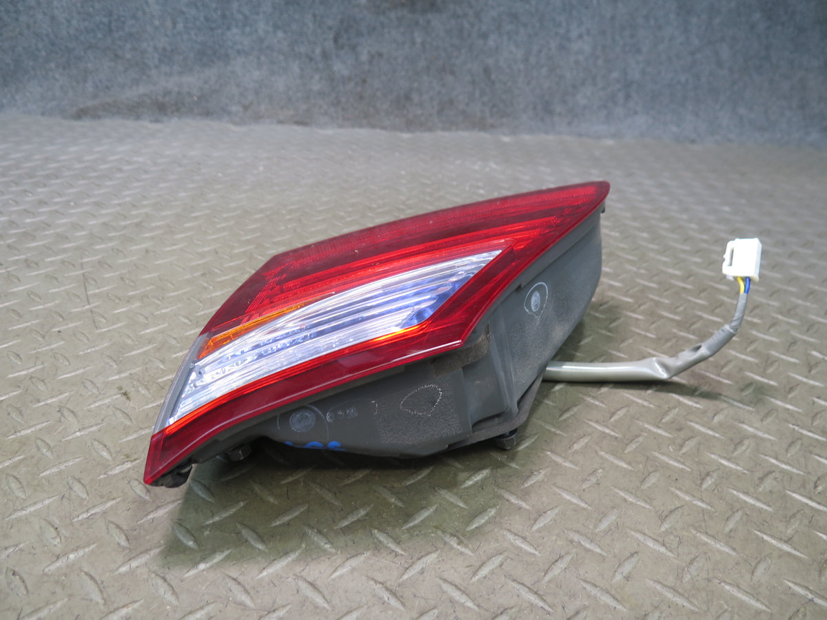 10-12 Lexus UVF46L LS600h Rear Right Inner Trunk Lid Tail Light Lamp OEM