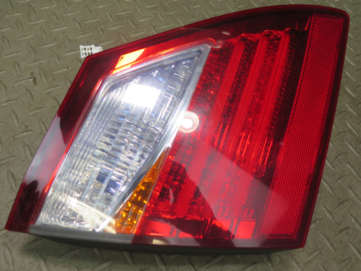 10-12 Lexus UVF46L LS600h Rear Left Inner Trunk Lid Tail Light Lamp OEM