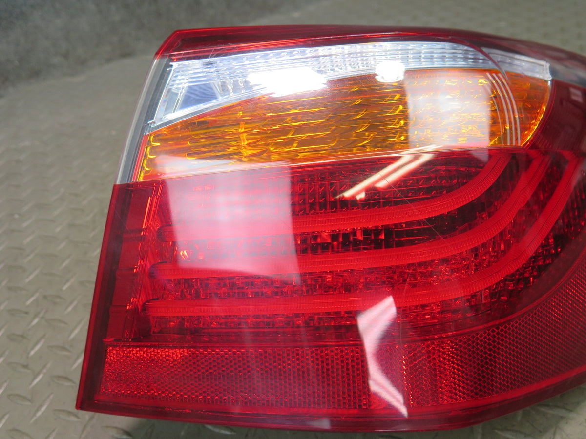 10-12 Lexus UVF46L LS600h Rear Right Outer Tail Light Lamp OEM