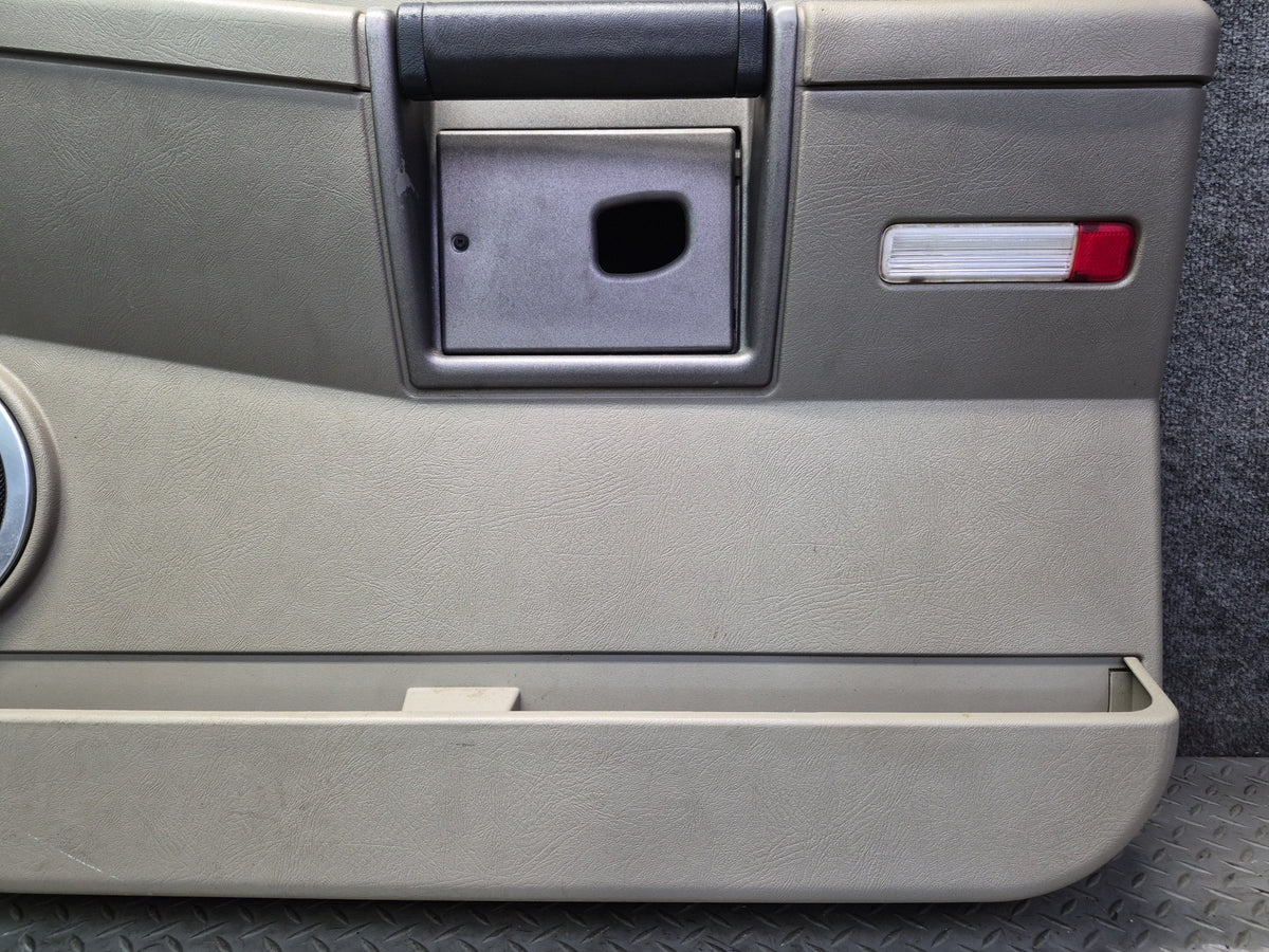 2003-2004 Hummer H2 Front Right Side Door Interior Trim Cover Panel W/ Handle