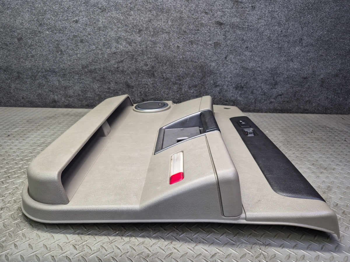 2003-2004 Hummer H2 Front Right Side Door Interior Trim Cover Panel W/ Handle
