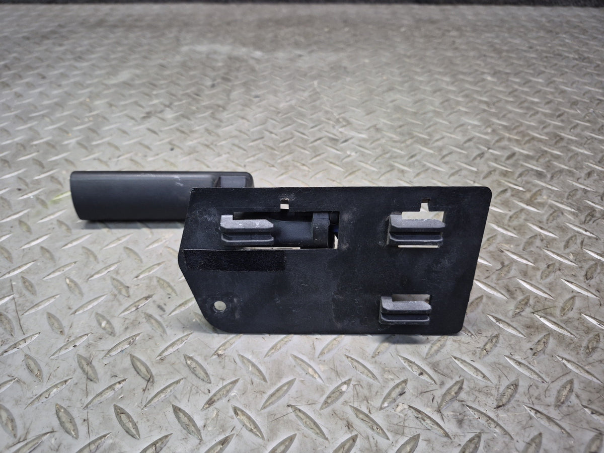 2003-2004 Hummer H2 Front Right Side Door Interior Trim Cover Panel W/ Handle