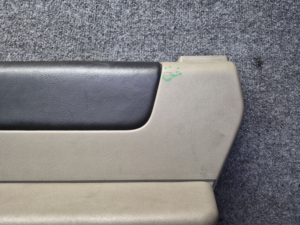 2003-2004 Hummer H2 Rear Right Side Door Interior Trim Cover Panel W/ Handle