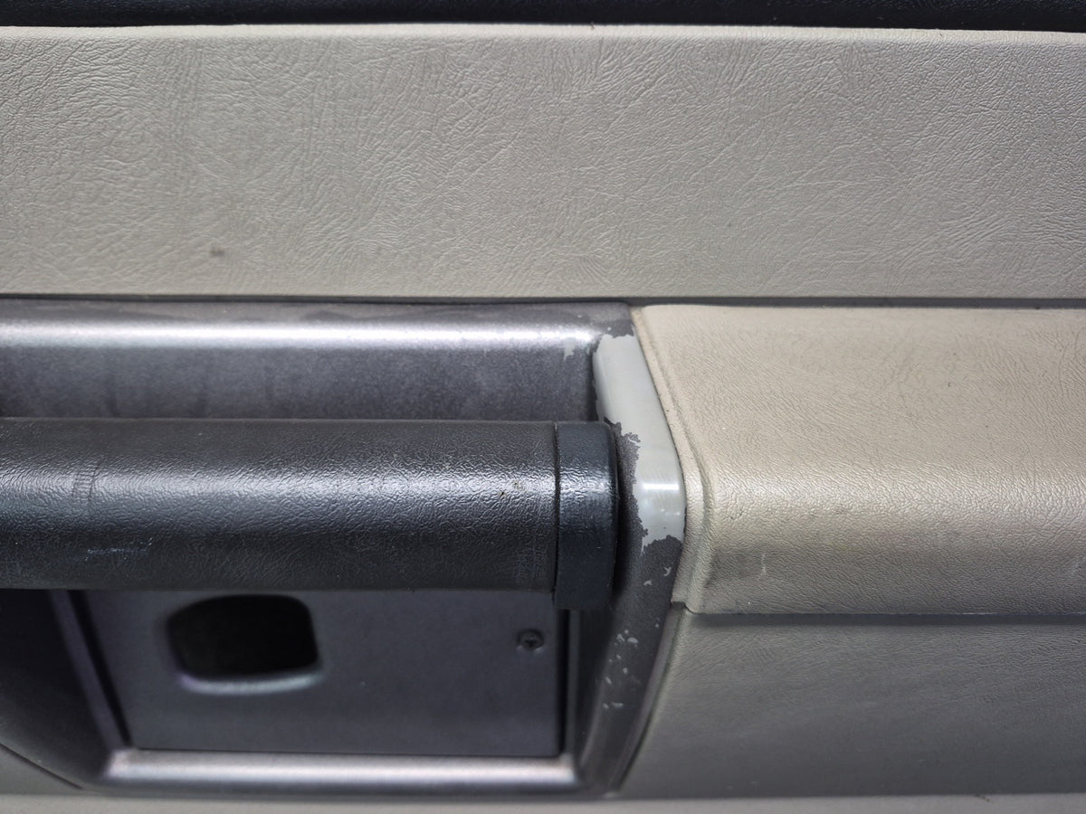2003-2004 Hummer H2 Rear Right Side Door Interior Trim Cover Panel W/ Handle