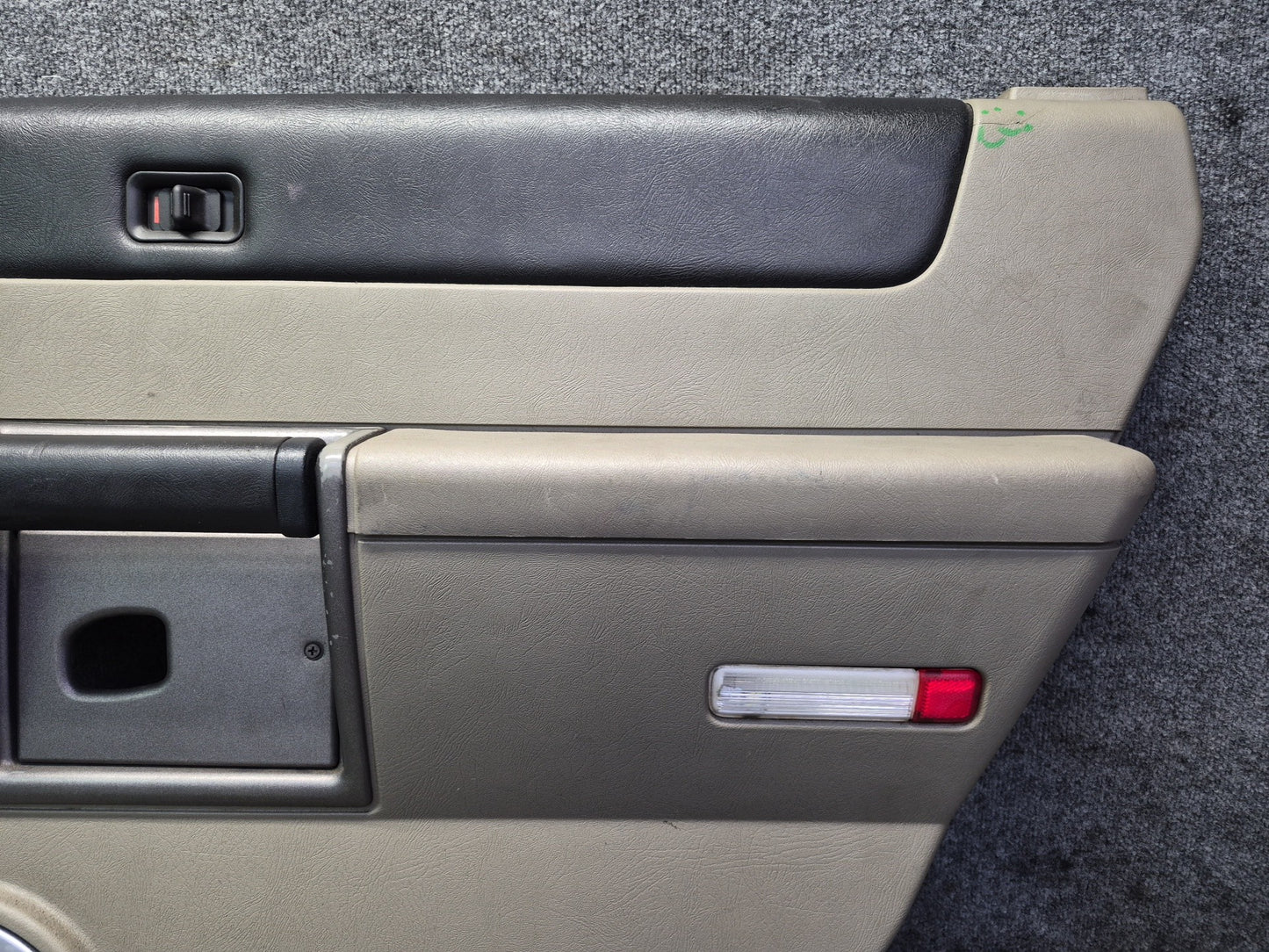 2003-2004 Hummer H2 Rear Right Side Door Interior Trim Cover Panel W/ Handle
