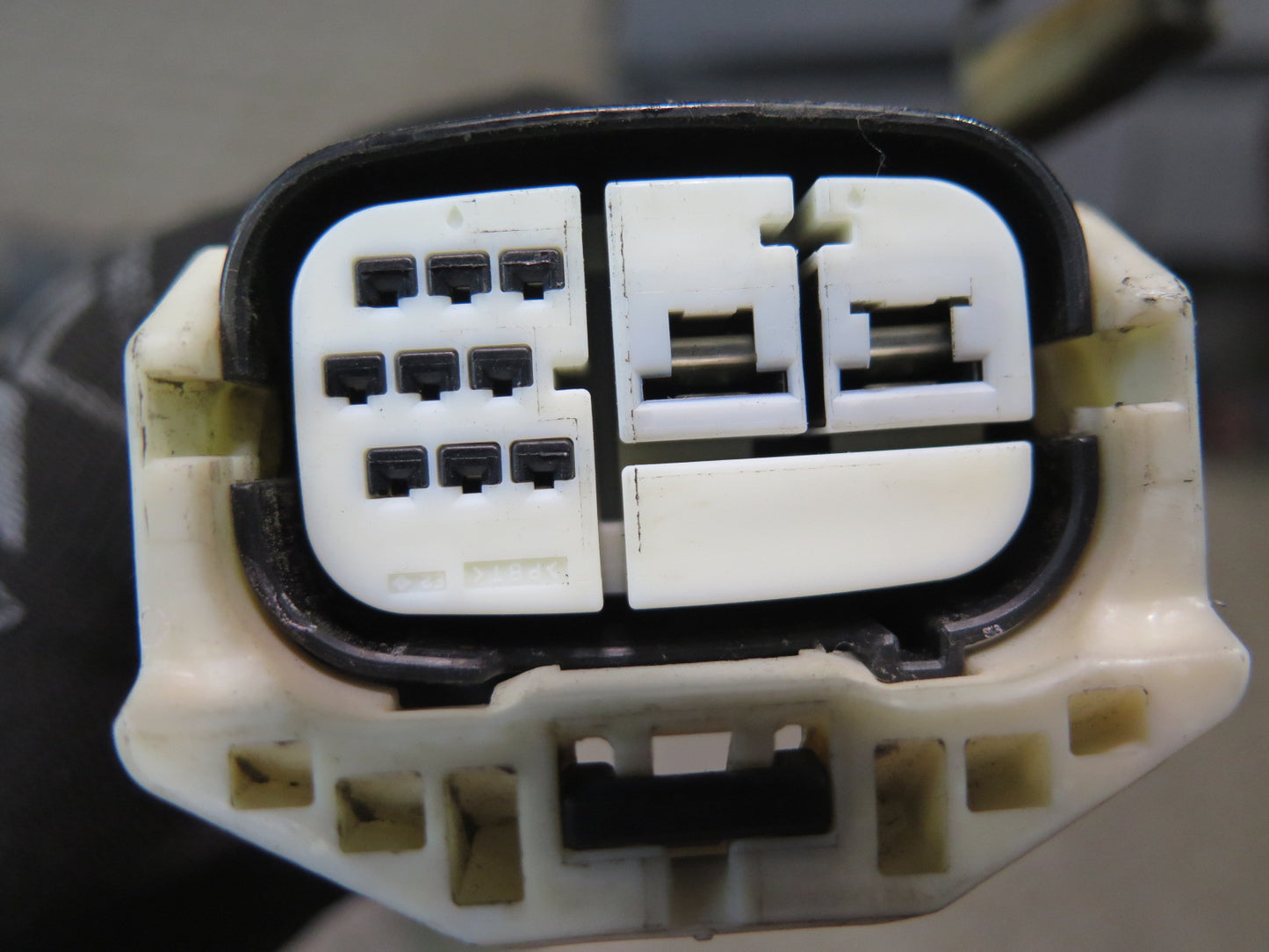 08-16 Lexus UVF46L LS600h 2URFSE Engine Bay Junction Fuse Relay Box Module OEM