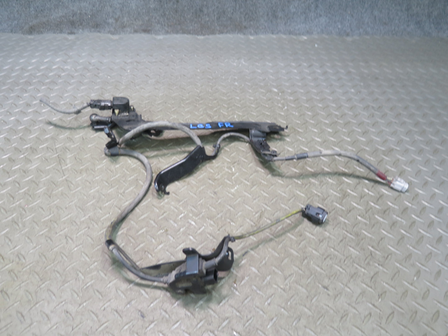 08-16 Lexus UVF46L LS600h Front Right Suspension Height Level Sensor OEM