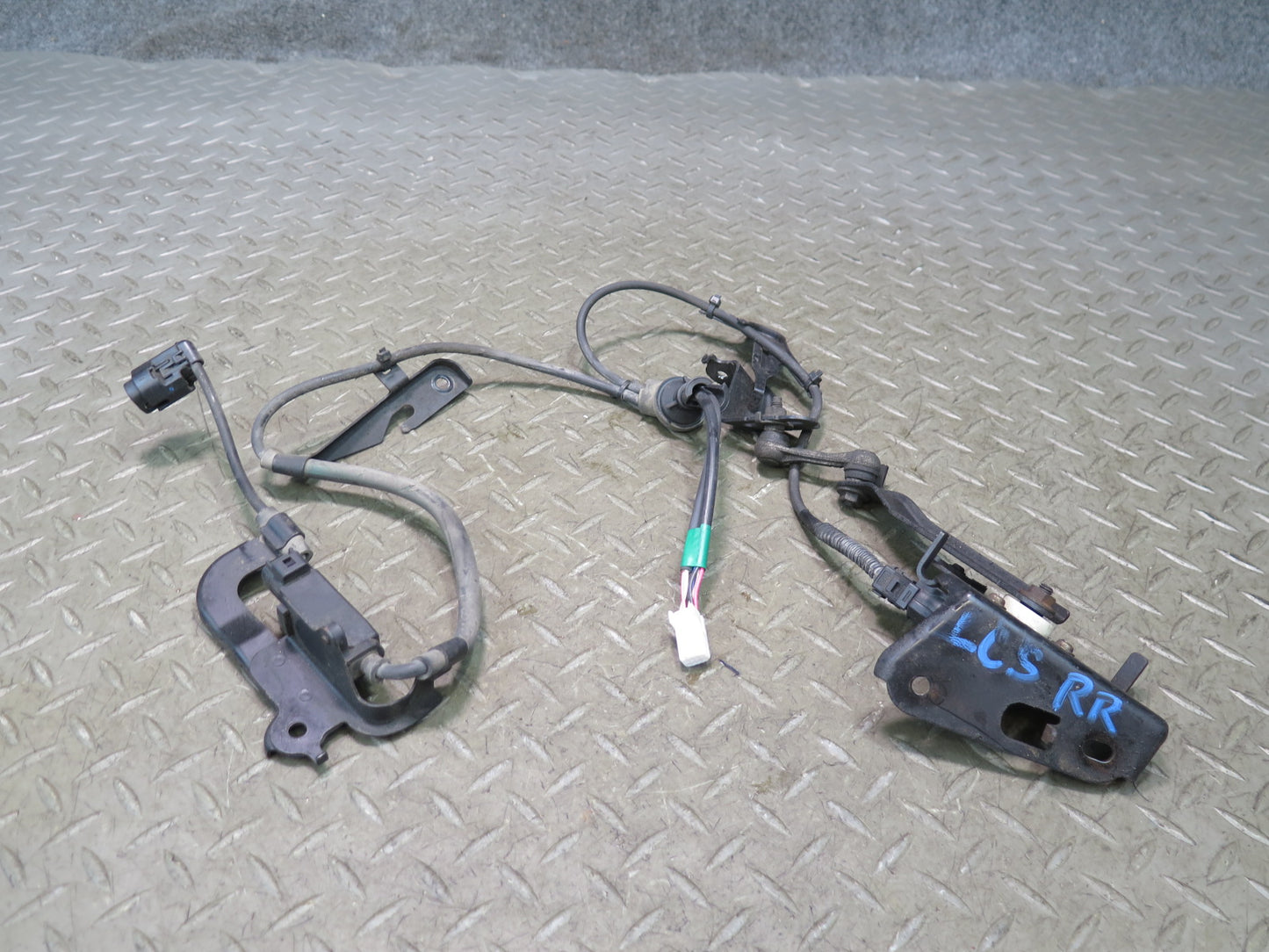 08-16 Lexus UVF46L LS600h Rear Right Suspension Height Level Sensor OEM
