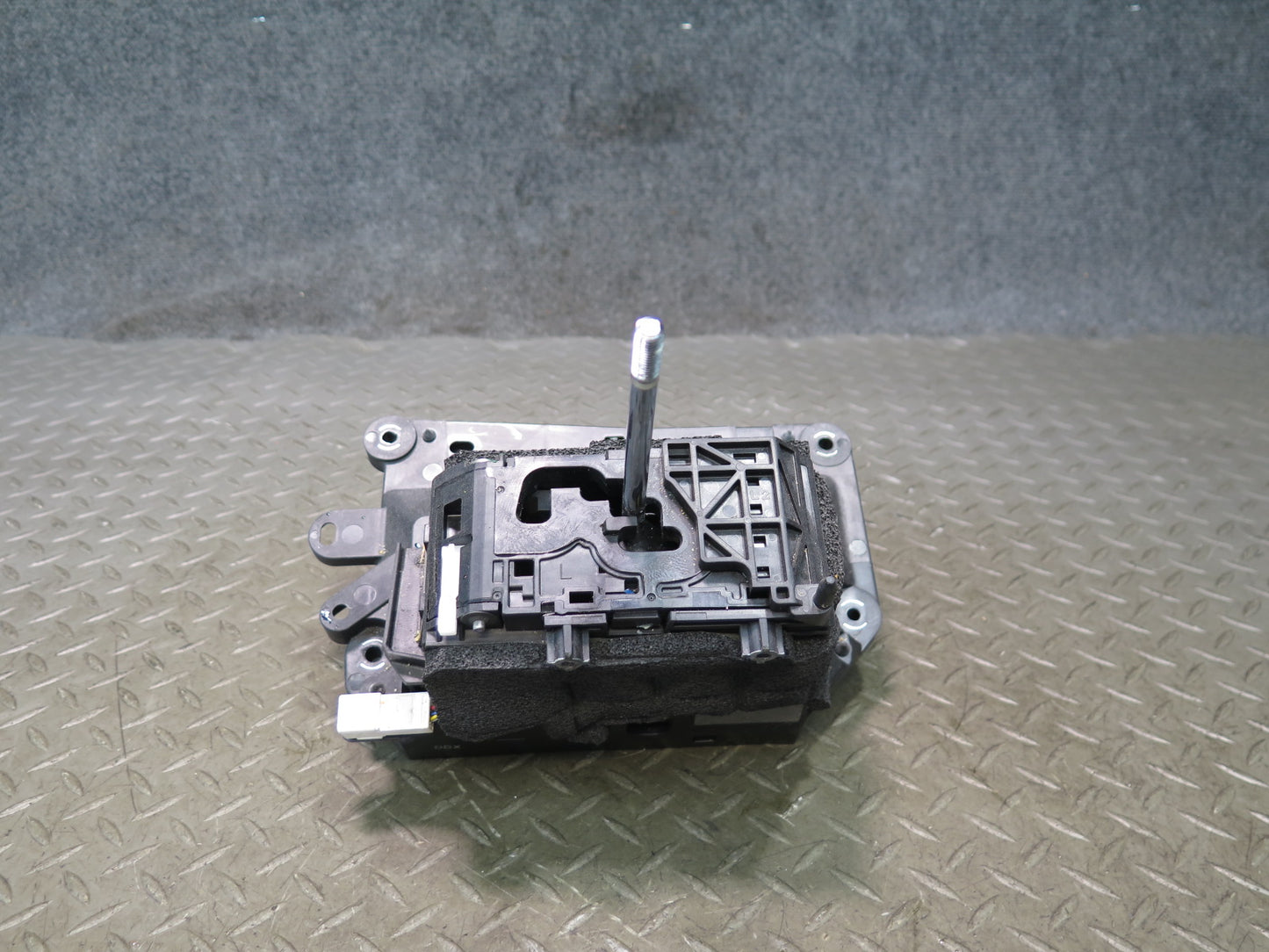 10-12 Lexus UVF46L LS600h A/T Automatic Transmission Gear Shifter OEM