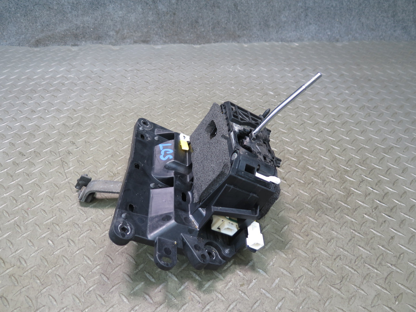 10-12 Lexus UVF46L LS600h A/T Automatic Transmission Gear Shifter OEM