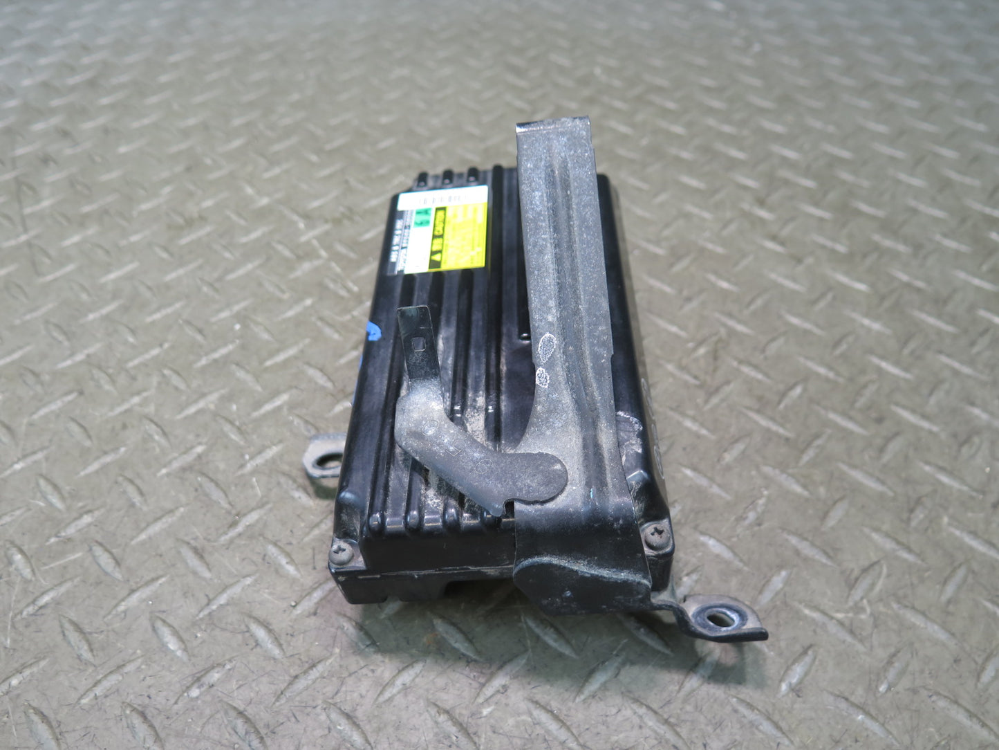 10-12 Lexus UVF46L LS600h ABS TRC VSC Traction Control Module 89540-50590 OEM