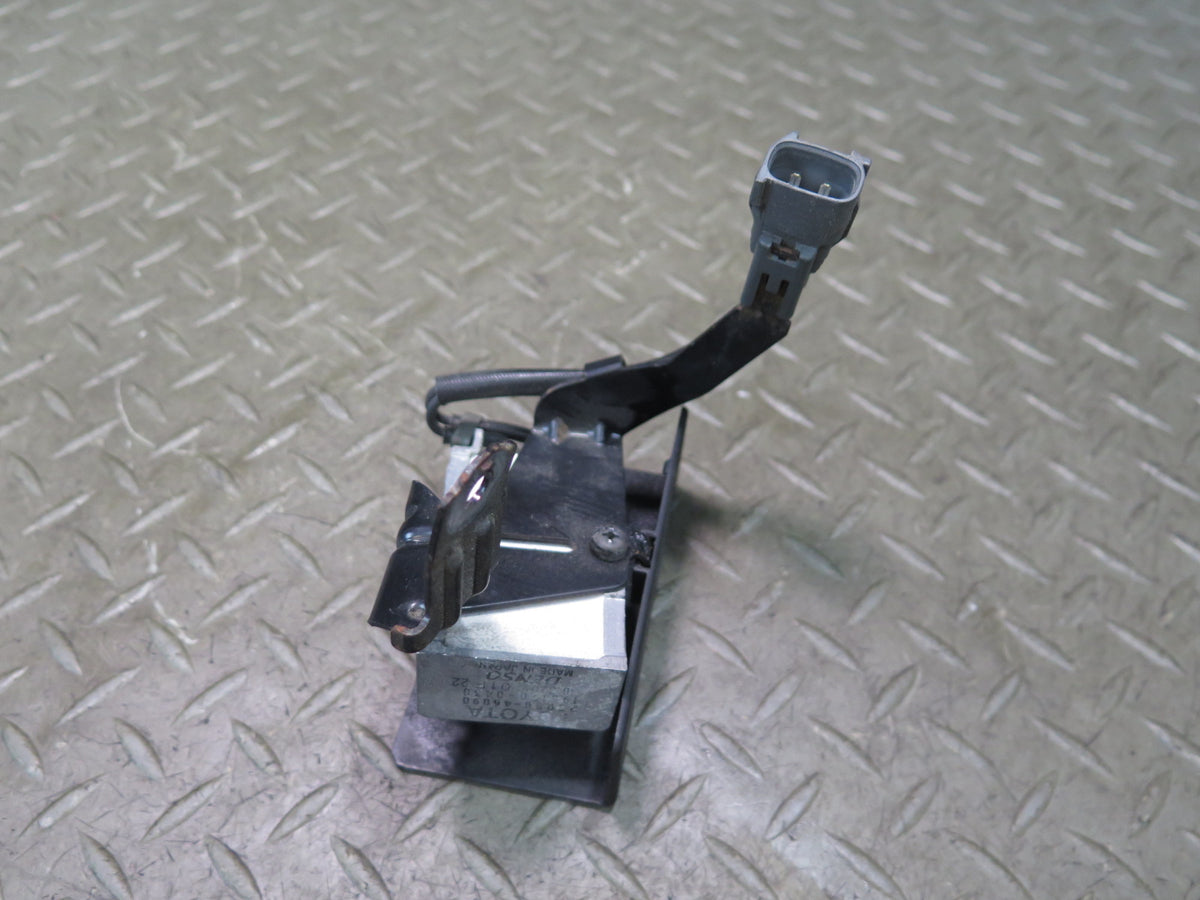 01-05 Lexus IS300 JCE10L Fuel Pump Resistor Module w Bracket Mount OEM