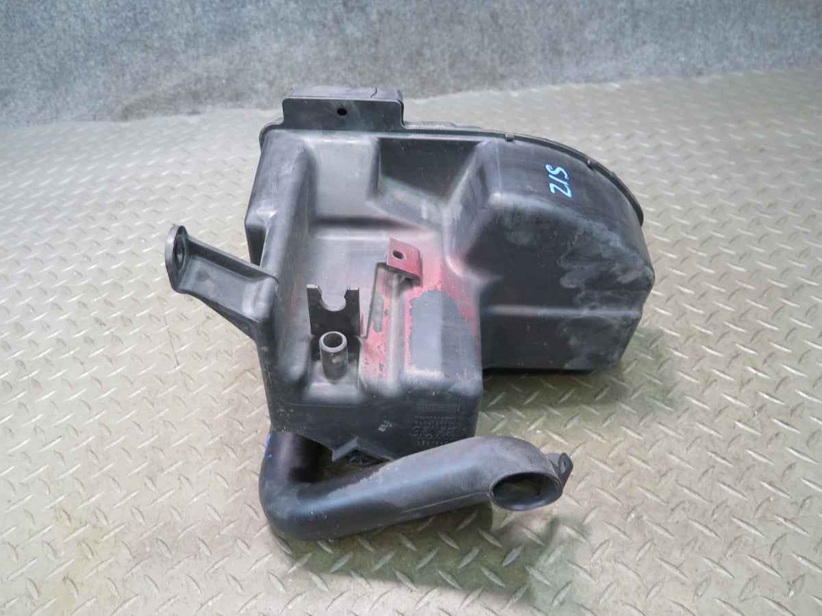 02-05 Lexus JCE10L IS300 Windshield Washer Fluid Reservoir Tank w Pump OEM
