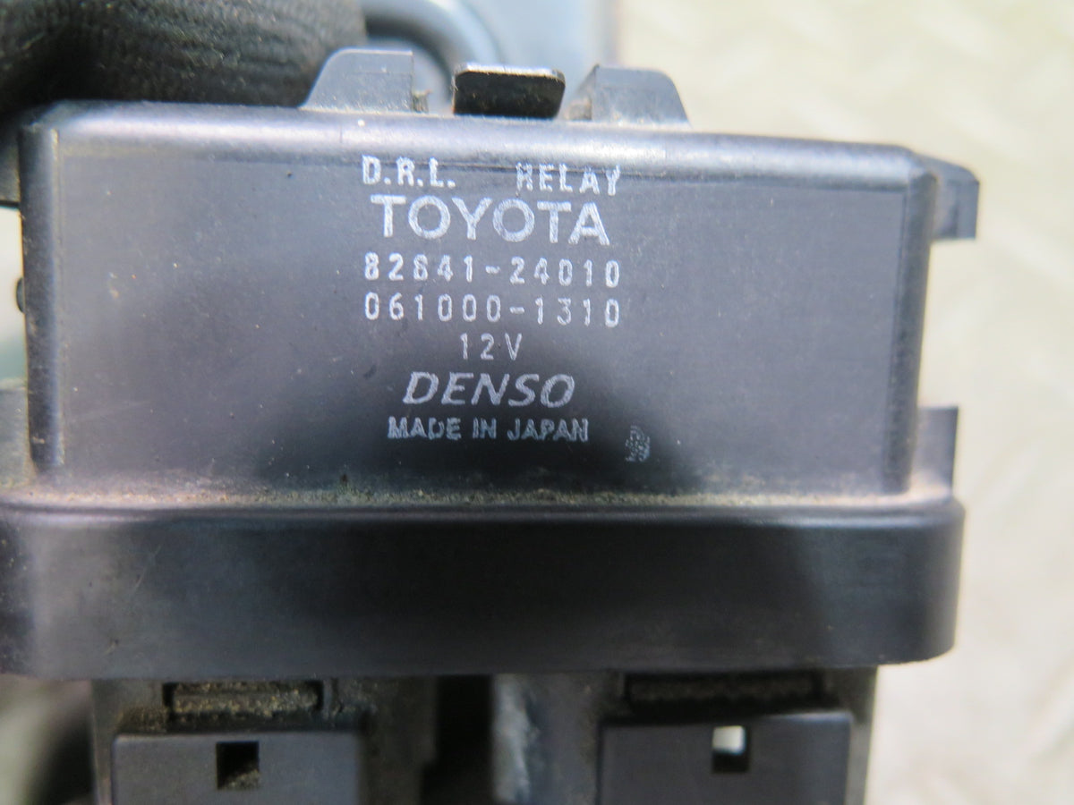 01-05 Lexus JCE10L IS300 Daytime Running Light Relay 82840-53010 OEM