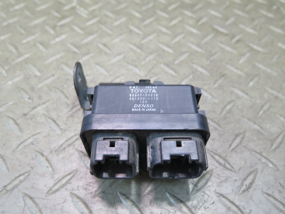 01-05 Lexus JCE10L IS300 Daytime Running Light Relay 82840-53010 OEM