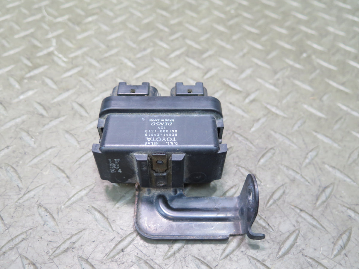 01-05 Lexus JCE10L IS300 Daytime Running Light Relay 82840-53010 OEM