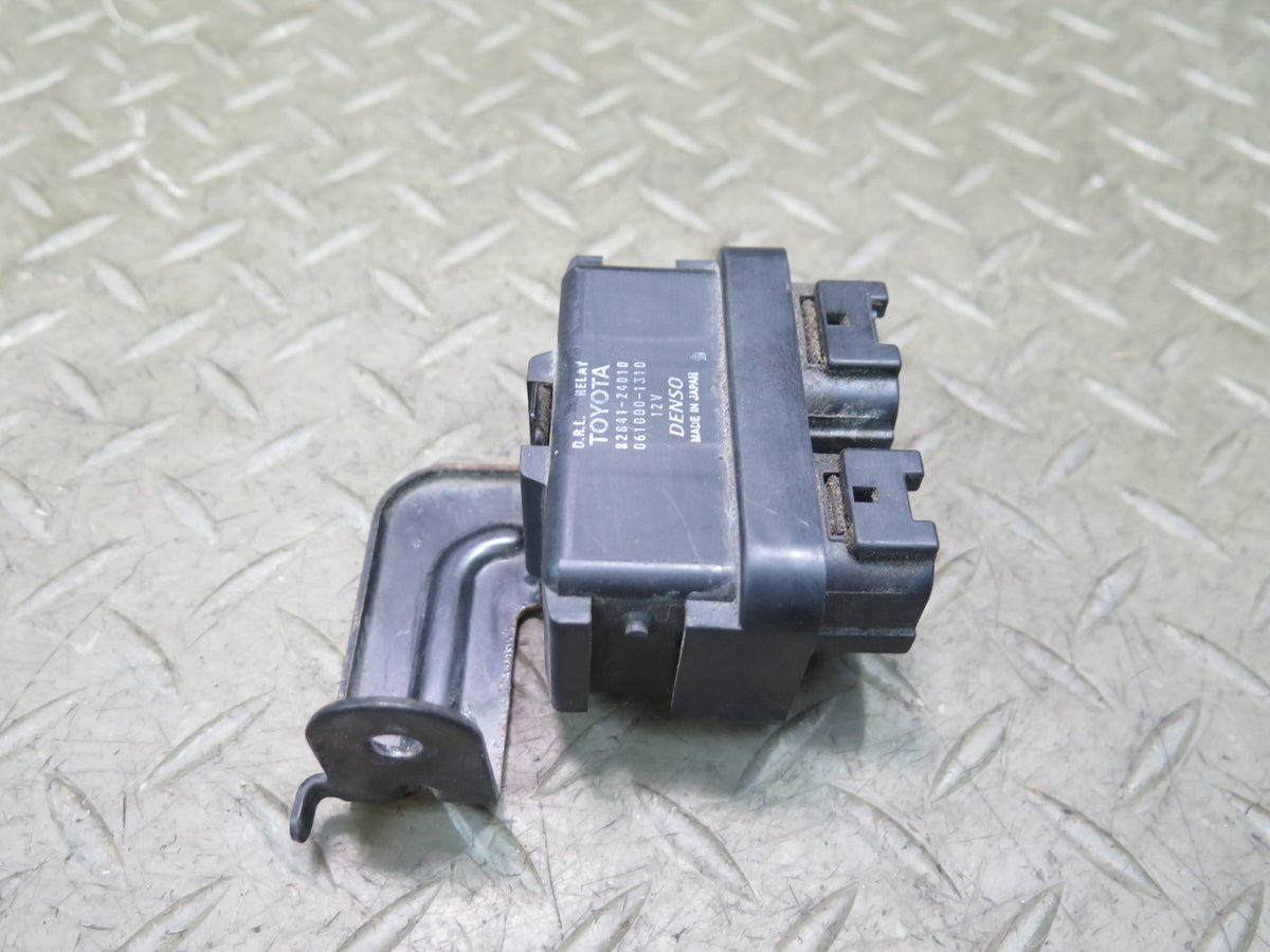 01-05 Lexus JCE10L IS300 Daytime Running Light Relay 82840-53010 OEM