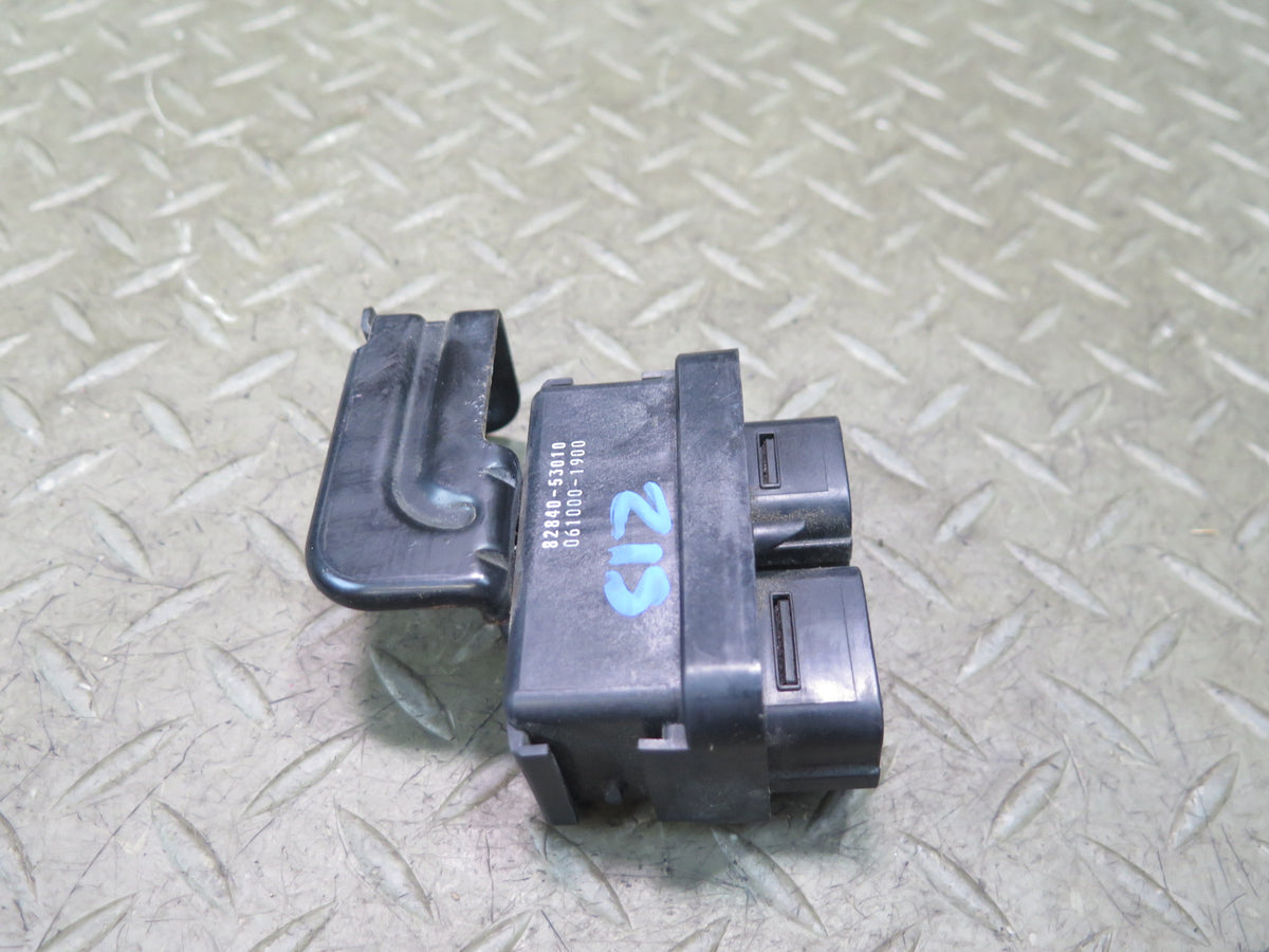 01-05 Lexus JCE10L IS300 Daytime Running Light Relay 82840-53010 OEM