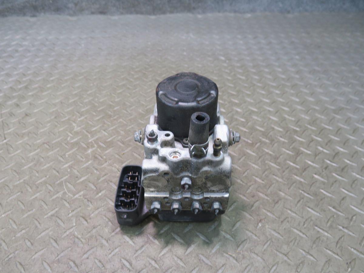 02-05 Lexus JCE10L IS300 Anti Lock Brake ABS Pump Module 44540-53020 OEM
