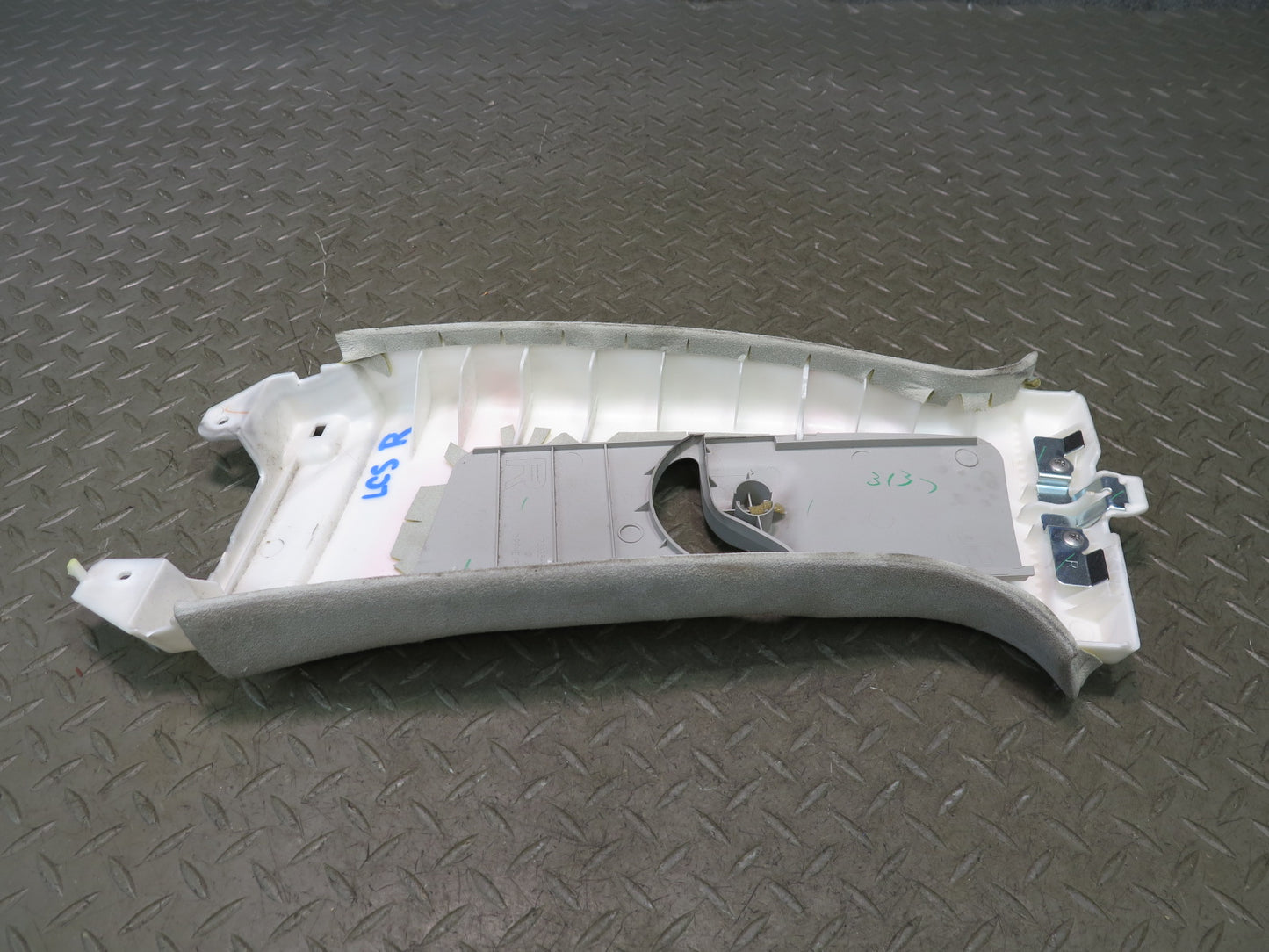 08-12 Lexus UVF46L LS600h Interior B Pillar Right Upper Trim Panel 73135-50080