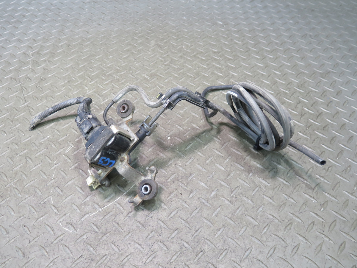 08-16 Lexus UVF46L LS600h Air Suspension Height Control Solenoid Sub Valve OEM