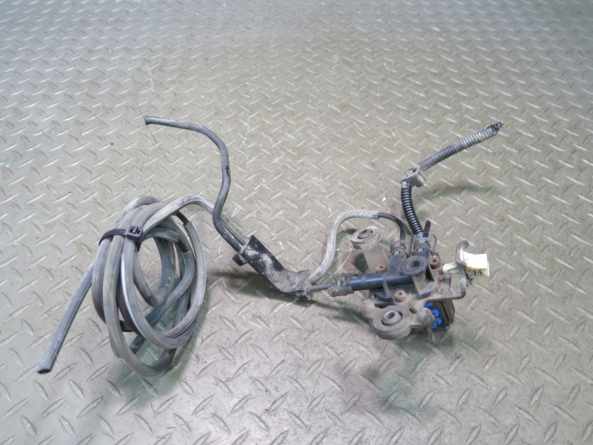 08-16 Lexus UVF46L LS600h Air Suspension Height Control Solenoid Sub Valve OEM