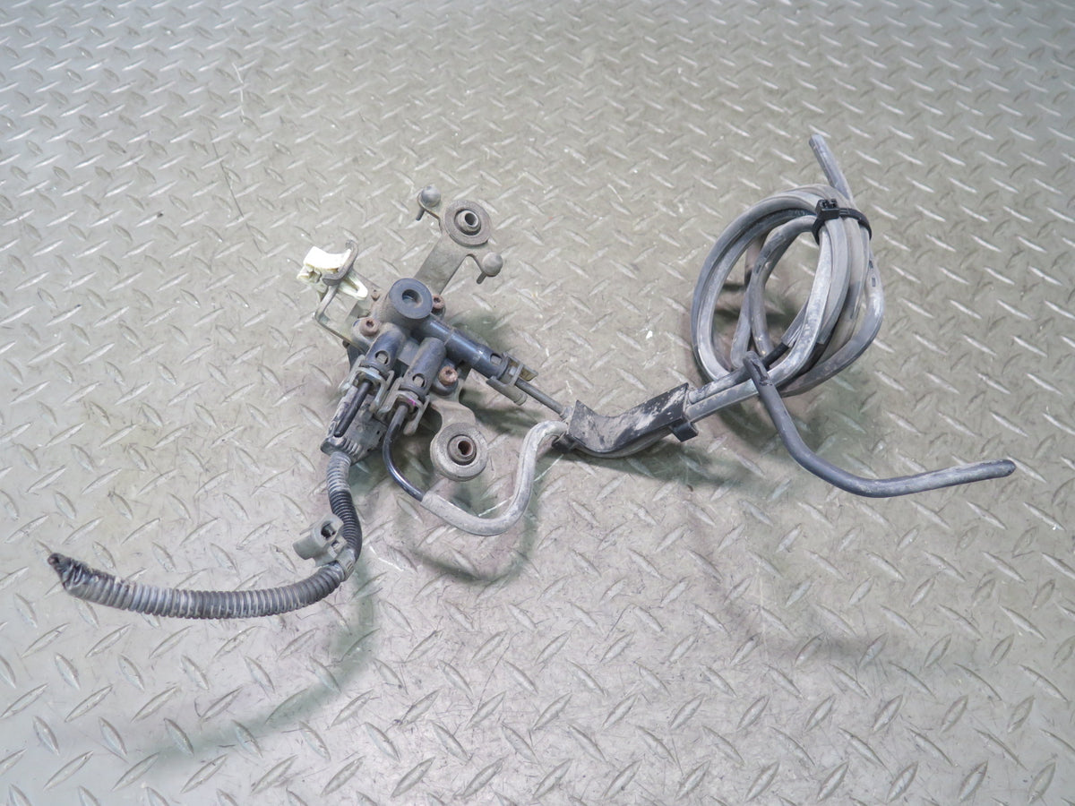 08-16 Lexus UVF46L LS600h Air Suspension Height Control Solenoid Sub Valve OEM