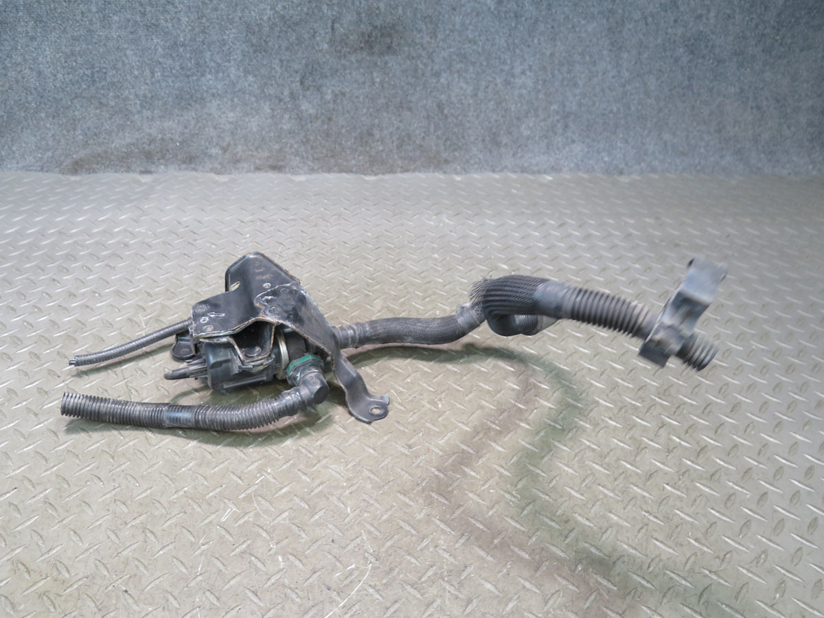 2010 Lexus UVF46L LS600h Fuel Evap Vapor Purge Valve Solenoid OEM