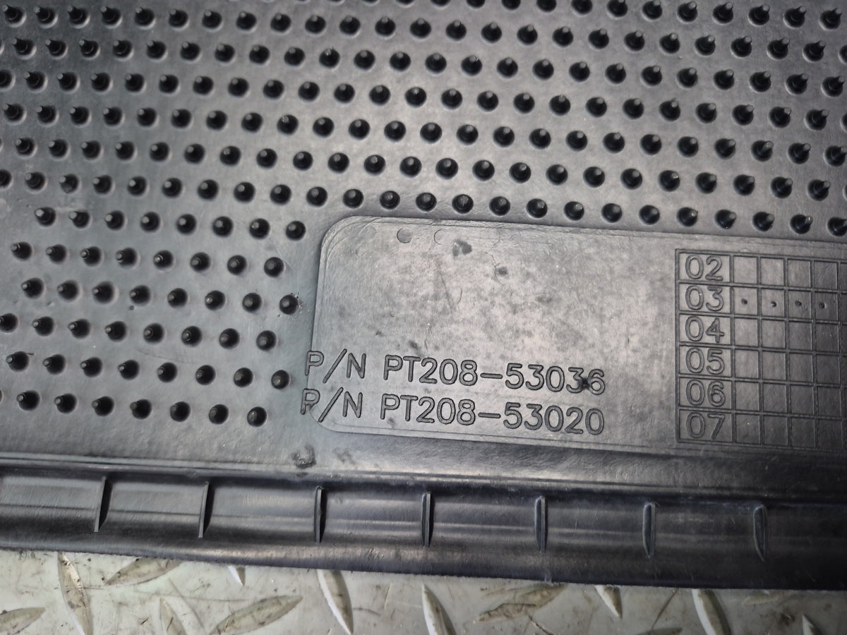 01-05 Lexus JCE10L IS300 Set of 4 Front & Rear Carpet Floor MAT OEM