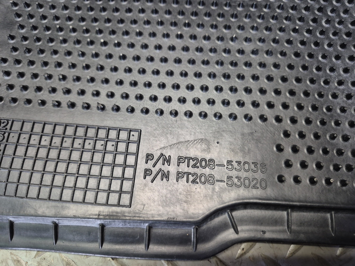 01-05 Lexus JCE10L IS300 Set of 4 Front & Rear Carpet Floor MAT OEM