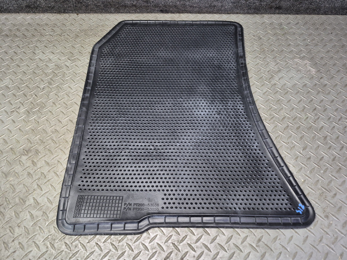 01-05 Lexus JCE10L IS300 Set of 4 Front & Rear Carpet Floor MAT OEM