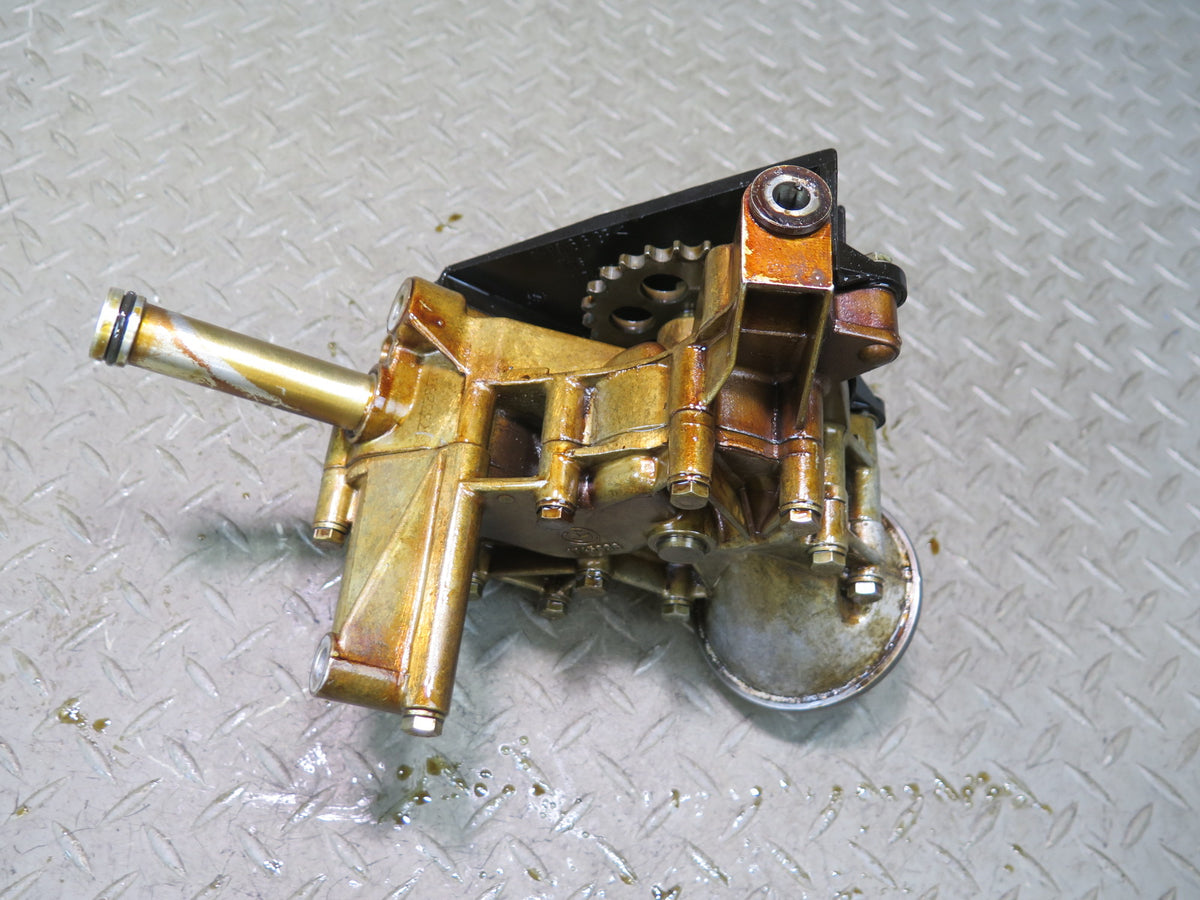 97-01 BMW E39 540i M62 Engine Motor Oil Pump 1745896 OEM