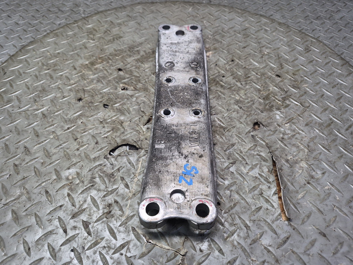 01-05 Lexus JCE10L IS300 A650E A/T Automatic Transmission Mount Bracket OEM