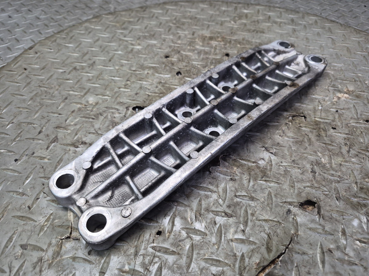 01-05 Lexus JCE10L IS300 A650E A/T Automatic Transmission Mount Bracket OEM