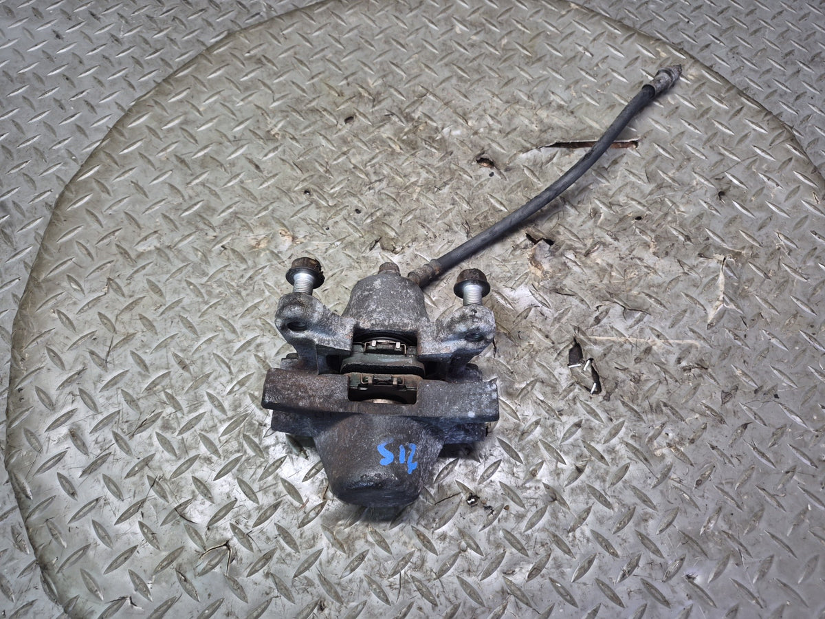 01-05 Lexus JCE10L IS300 Set of 2 Rear Left & Right Brake Caliper OEM