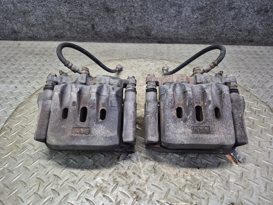 01-05 Lexus JCE10L IS300 Set of 2 Front Left & Right Brake Caliper OEM