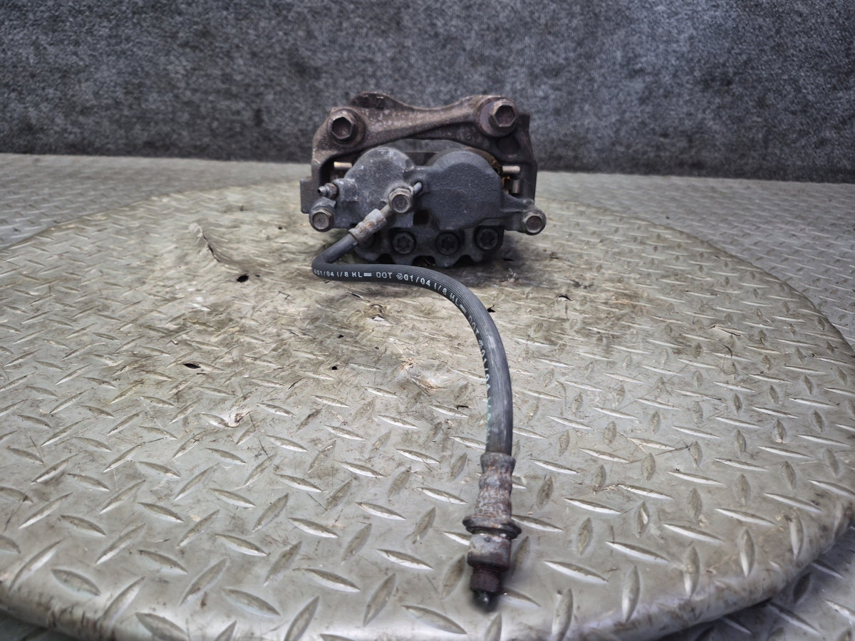 01-05 Lexus JCE10L IS300 Set of 2 Front Left & Right Brake Caliper OEM