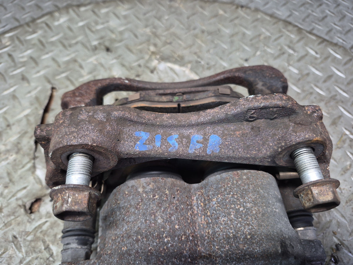 01-05 Lexus JCE10L IS300 Set of 2 Front Left & Right Brake Caliper OEM