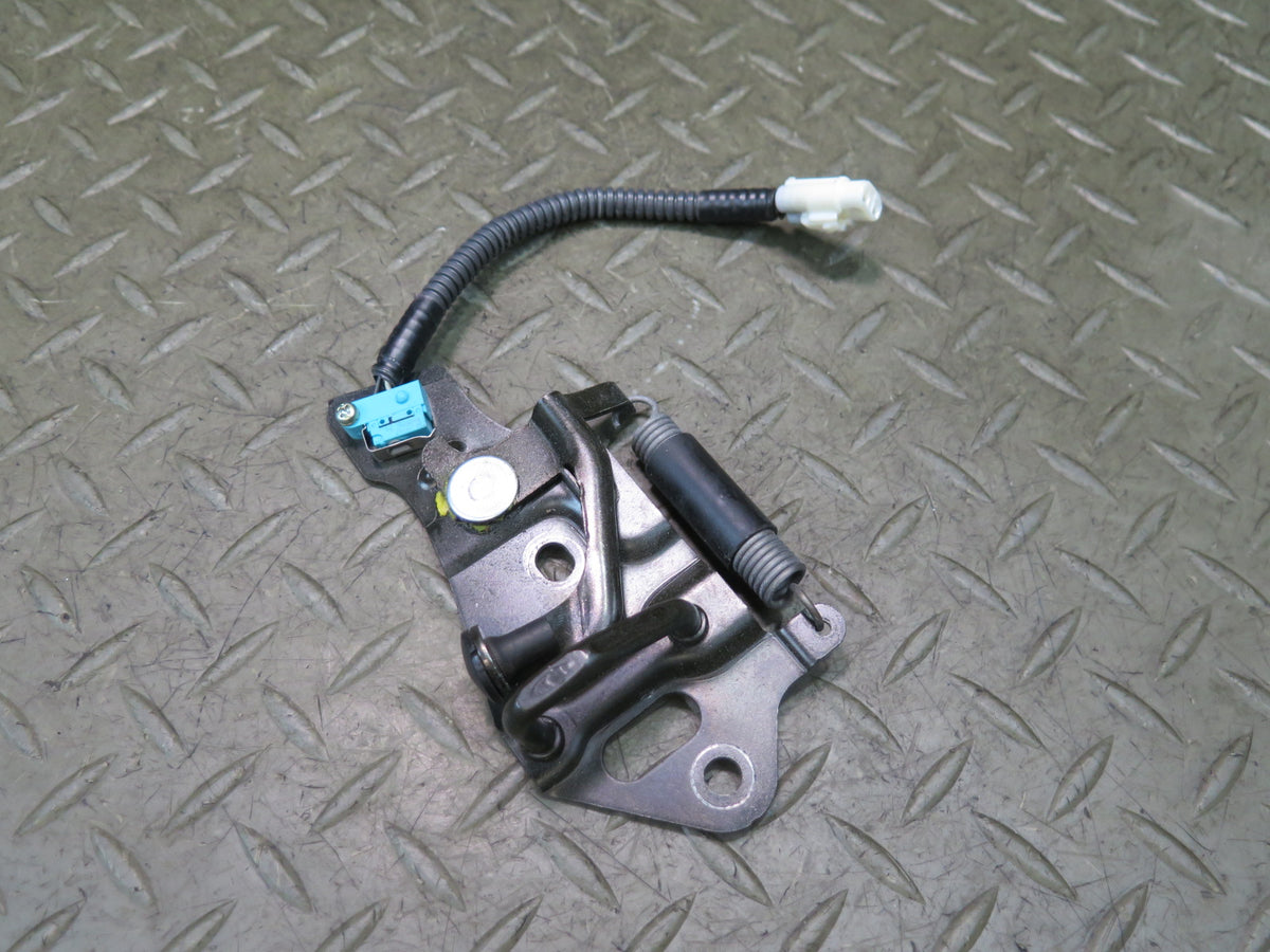 01-06 Lexus UCF30L LS430 Rear Trunk Deck Lid Latch Striker OEM