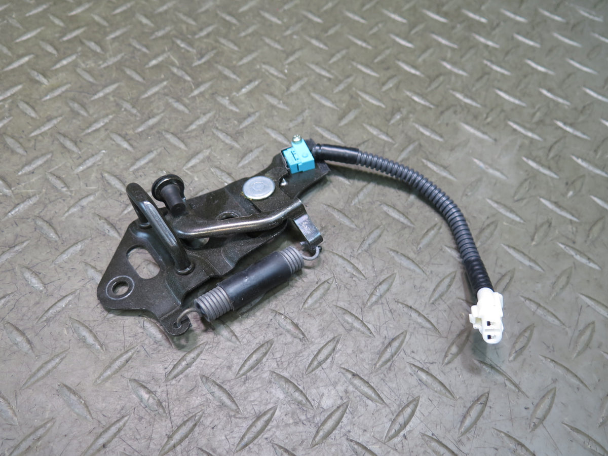 01-06 Lexus UCF30L LS430 Rear Trunk Deck Lid Latch Striker OEM