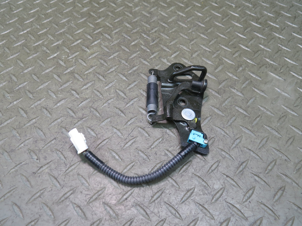 01-06 Lexus UCF30L LS430 Rear Trunk Deck Lid Latch Striker OEM